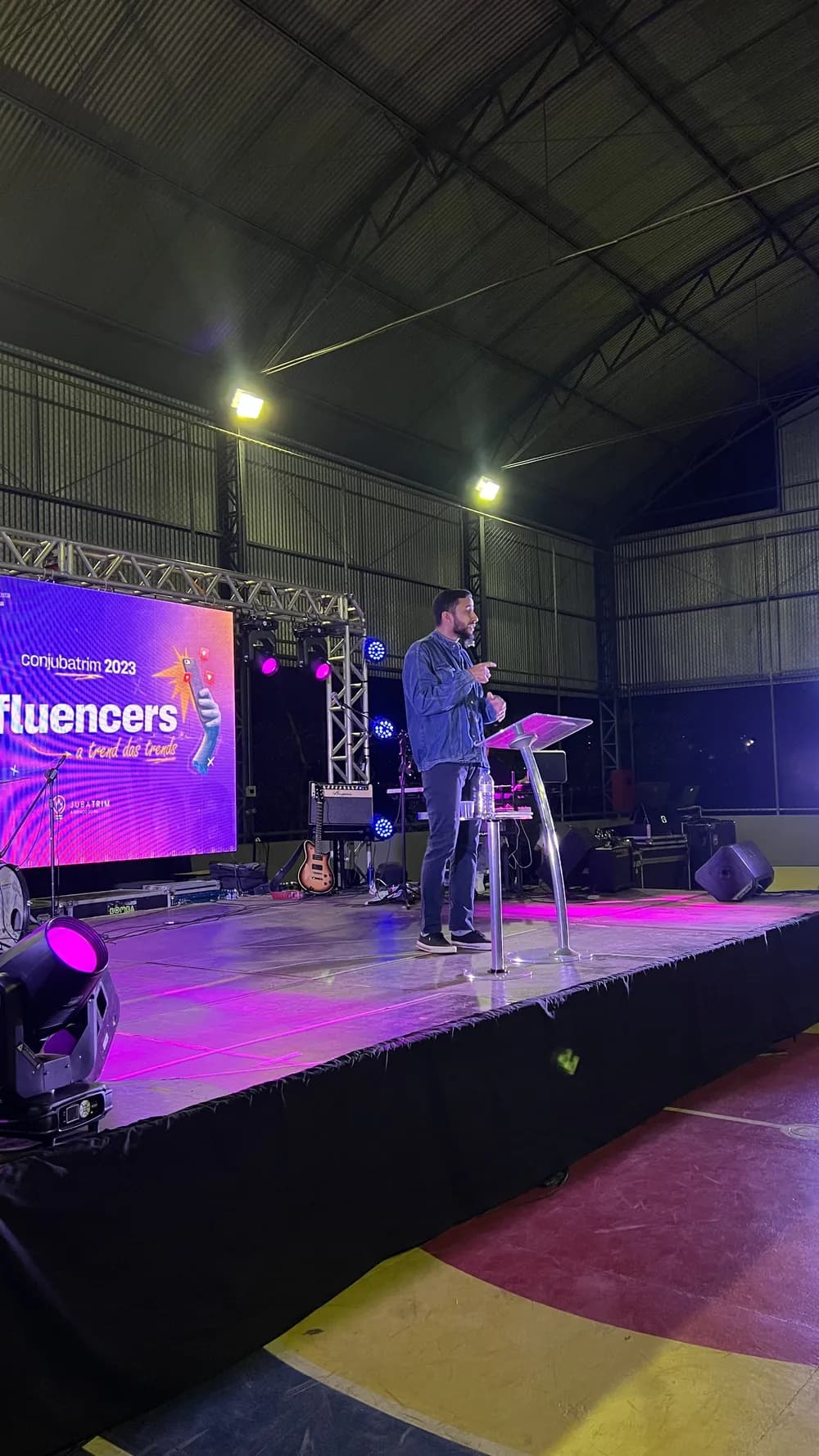Palco do Conjubatrim 2023, tema Influencers